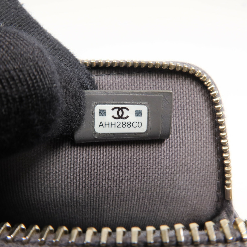 CHANEL 牛皮皮革Card Holder Matelasse金扣卡片套-15
