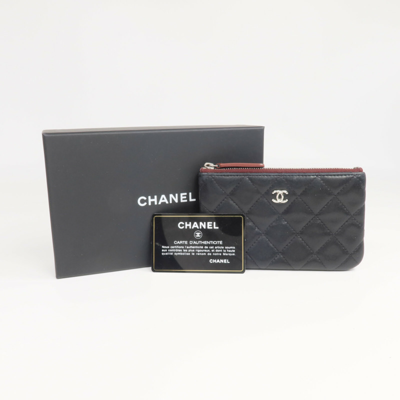 CHANEL 羊皮皮革Mini Pouch銀扣手拿包-17