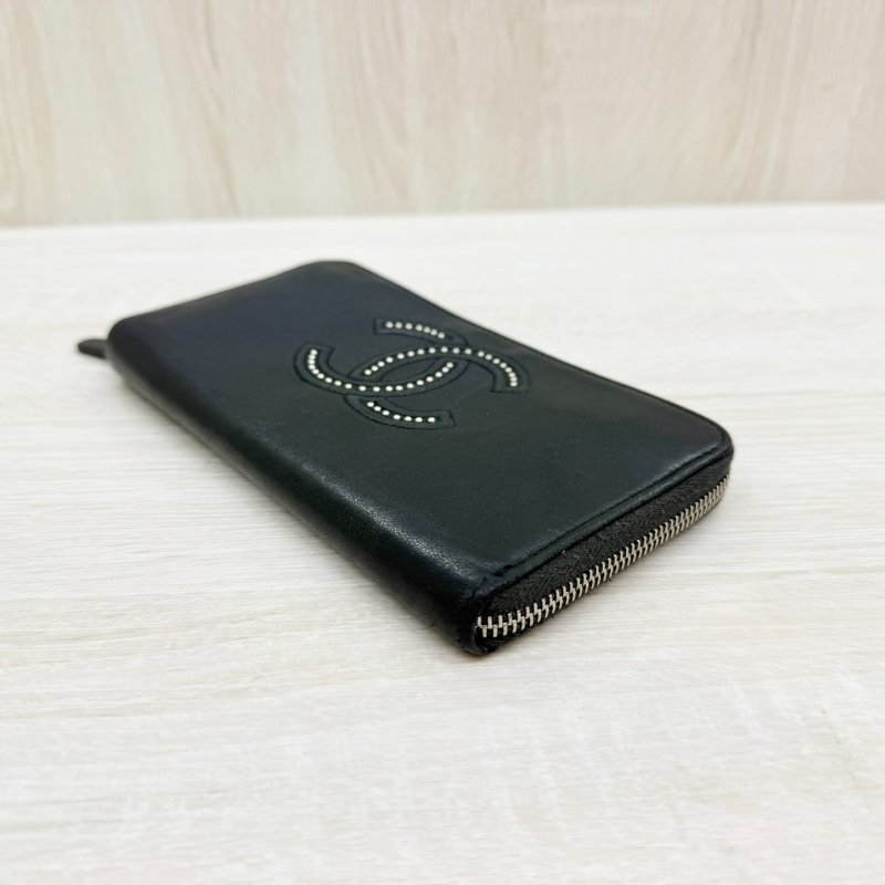 CHANEL黑色羊皮雙C鉚釘拉鍊長夾A80336-2