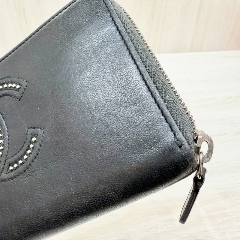 CHANEL黑色羊皮雙C鉚釘拉鍊長夾A80336-10
