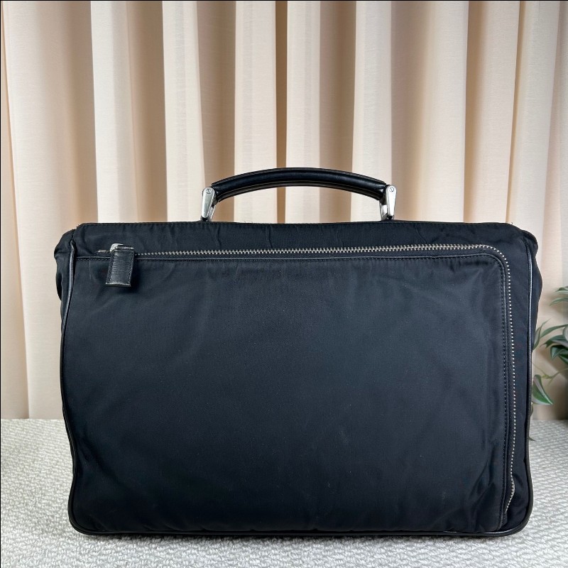 Prada普拉達黑色手提公文包 真皮拼尼龍布材質 容量大 能裝下筆記本 商務休閒都合適-1