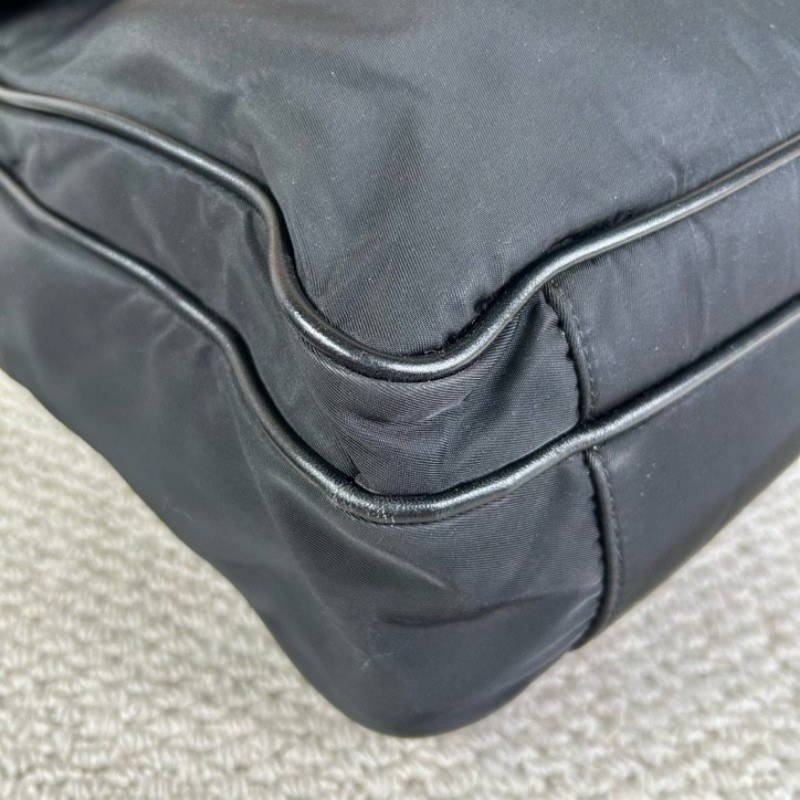 Prada普拉達黑色手提公文包 真皮拼尼龍布材質 容量大 能裝下筆記本 商務休閒都合適-9