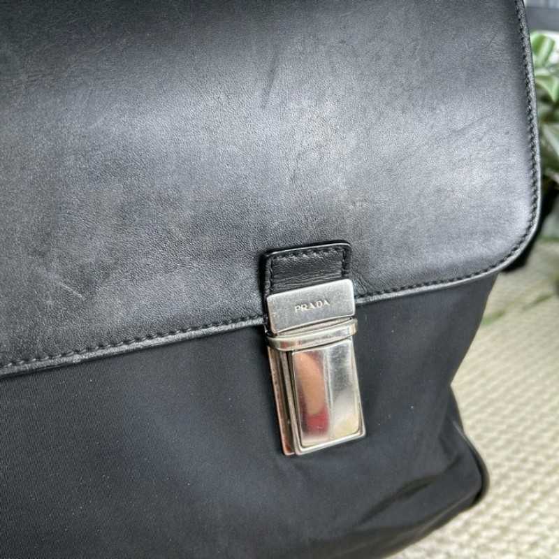 Prada普拉達黑色手提公文包 真皮拼尼龍布材質 容量大 能裝下筆記本 商務休閒都合適-17
