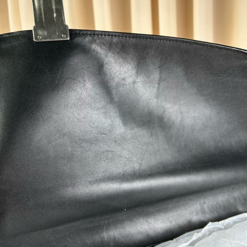 Prada普拉達黑色手提公文包 真皮拼尼龍布材質 容量大 能裝下筆記本 商務休閒都合適-22