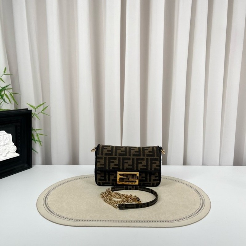 gyj hz zzz FENDI芬迪 Baguette老花迷你法棍鏈條包 高級有質感 日常搭配絕對不會出錯-0