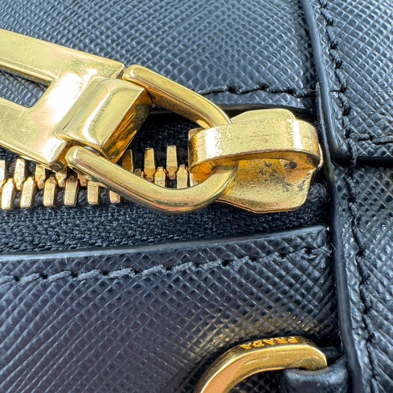 PRADA黑金牛皮方形手提托特包BL0095-25