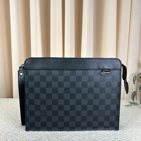LV路易威登 Standing Pouch 黑棋盤格男士手拿包洗漱包 容量實用 時尚百搭