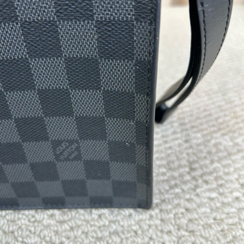 LV路易威登 Standing Pouch 黑棋盤格男士手拿包洗漱包 容量實用 時尚百搭-5