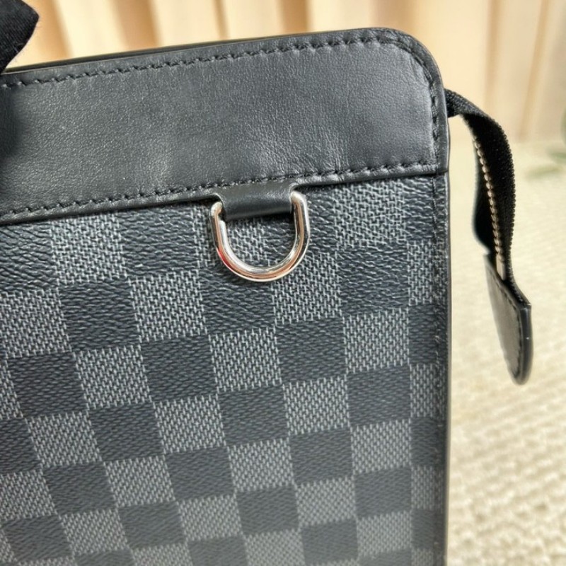 LV路易威登 Standing Pouch 黑棋盤格男士手拿包洗漱包 容量實用 時尚百搭-10