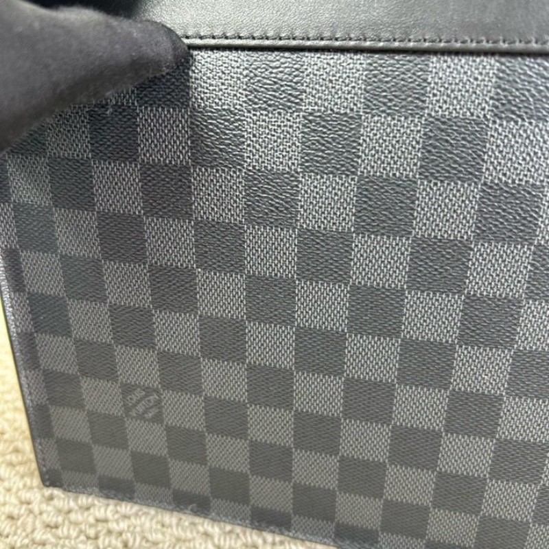LV路易威登 Standing Pouch 黑棋盤格男士手拿包洗漱包 容量實用 時尚百搭-17