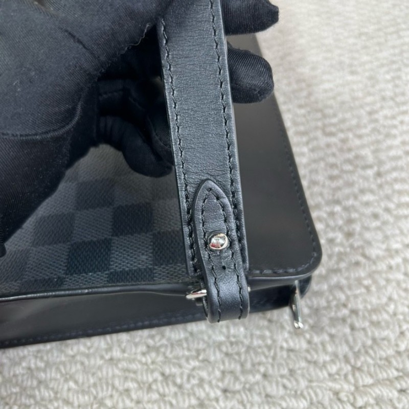 LV路易威登 Standing Pouch 黑棋盤格男士手拿包洗漱包 容量實用 時尚百搭-20