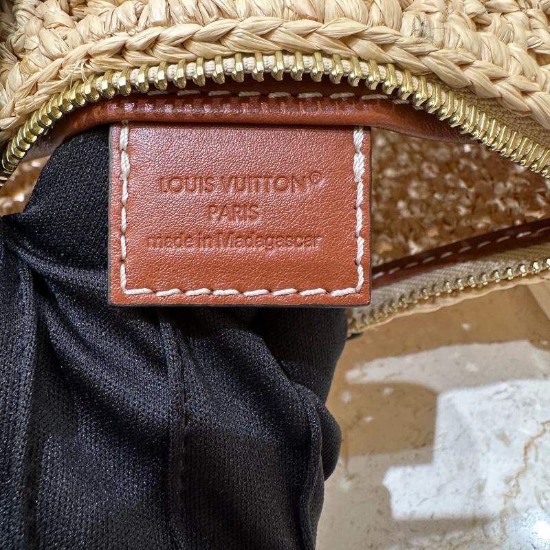 Louis Vuitton hills pochette hobo 手拿包-11
