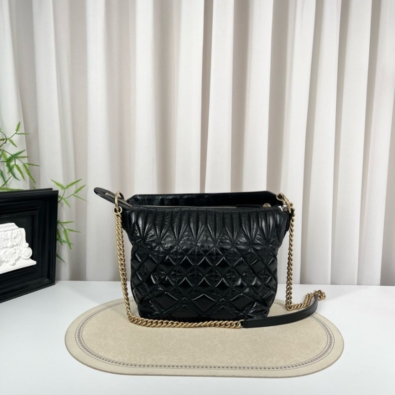 CHANEL香奈兒 28開 黑色嬉皮包 復古小牛皮黑金 字母肩帶款 做舊感酷酷的-1