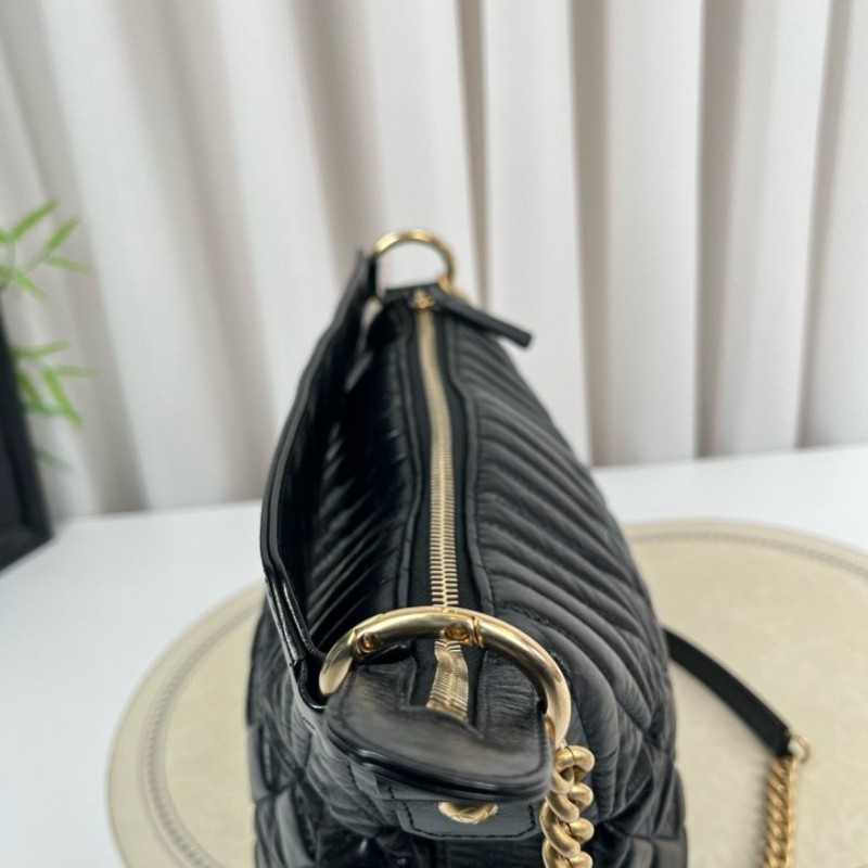 CHANEL香奈兒 28開 黑色嬉皮包 復古小牛皮黑金 字母肩帶款 做舊感酷酷的-20