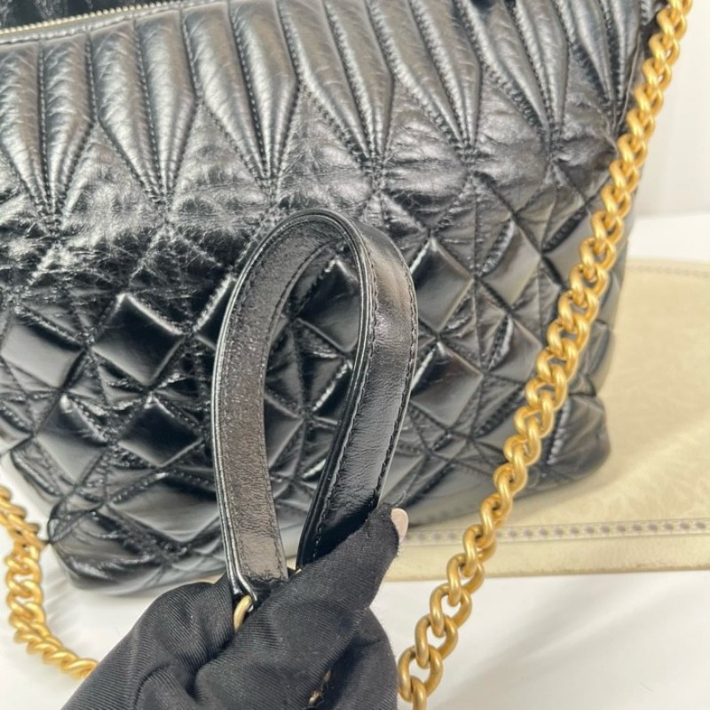 CHANEL香奈兒 28開 黑色嬉皮包 復古小牛皮黑金 字母肩帶款 做舊感酷酷的-24