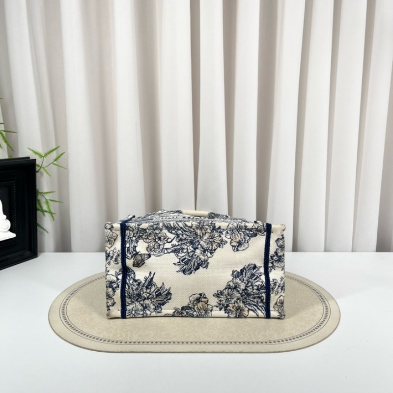 DIOR迪奧 booktote 小號托特八芒星限量款無限夢境藍色刺繡-7