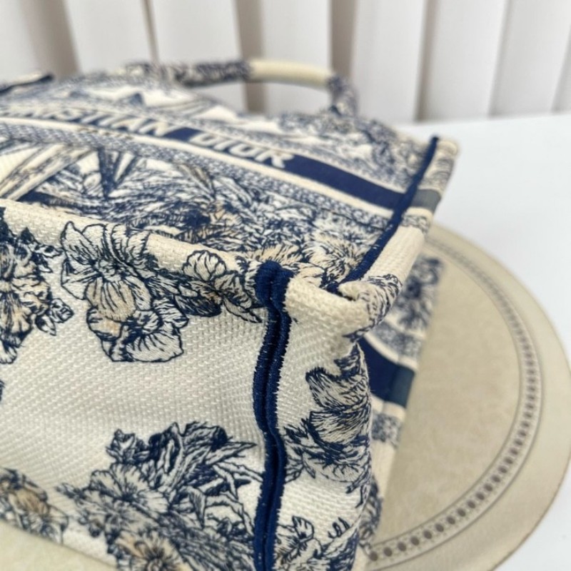 DIOR迪奧 booktote 小號托特八芒星限量款無限夢境藍色刺繡-9