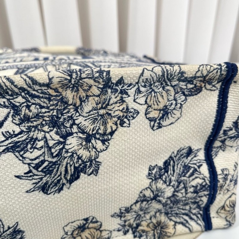 DIOR迪奧 booktote 小號托特八芒星限量款無限夢境藍色刺繡-11
