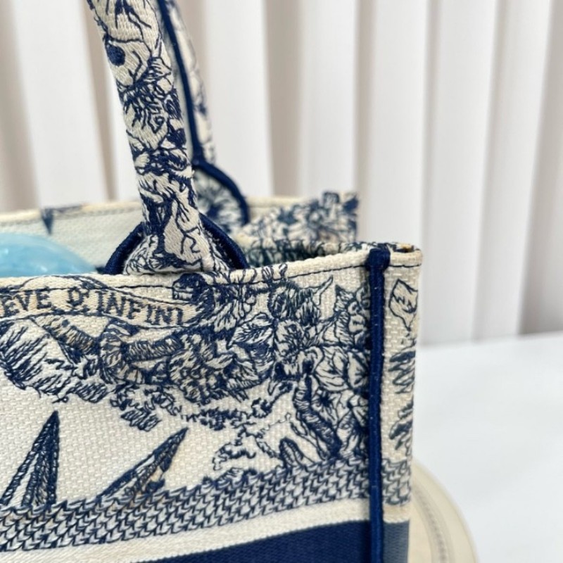DIOR迪奧 booktote 小號托特八芒星限量款無限夢境藍色刺繡-15