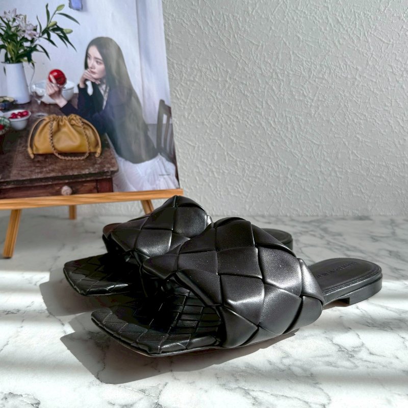 ✨狀況9成新 個性百搭 BV 黑色編織方頭拖跟涼鞋-0
