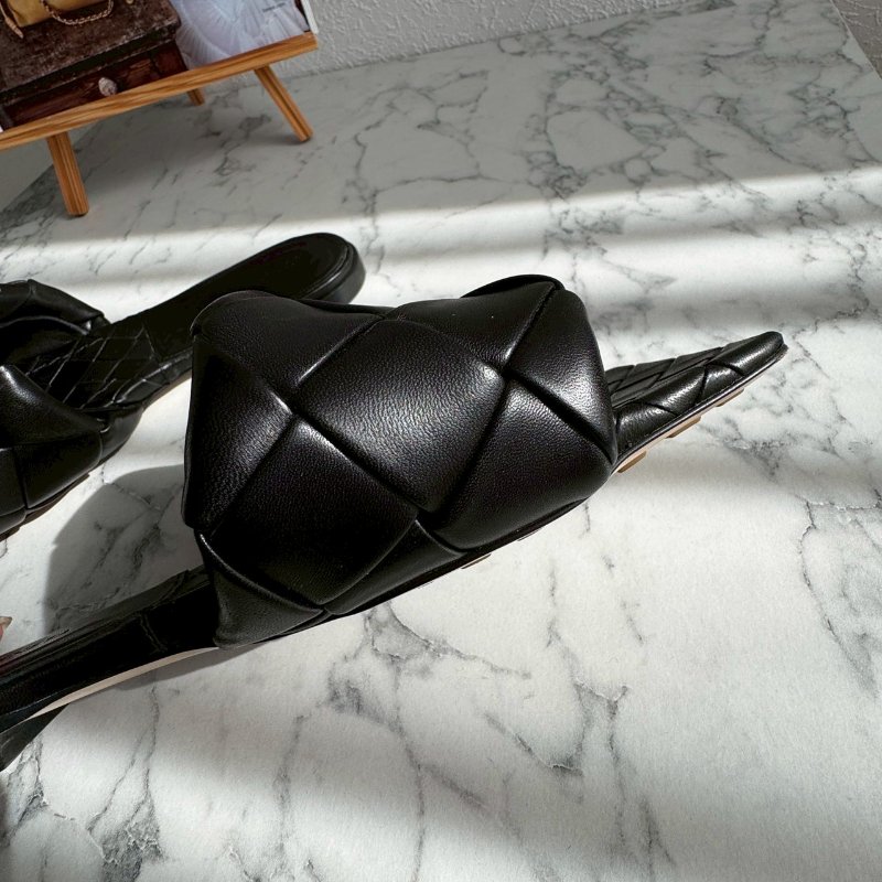 ✨狀況9成新 個性百搭 BV 黑色編織方頭拖跟涼鞋-5