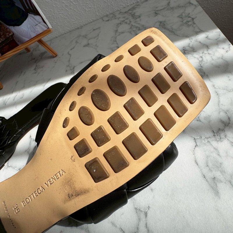 ✨狀況9成新 個性百搭 BV 黑色編織方頭拖跟涼鞋-6