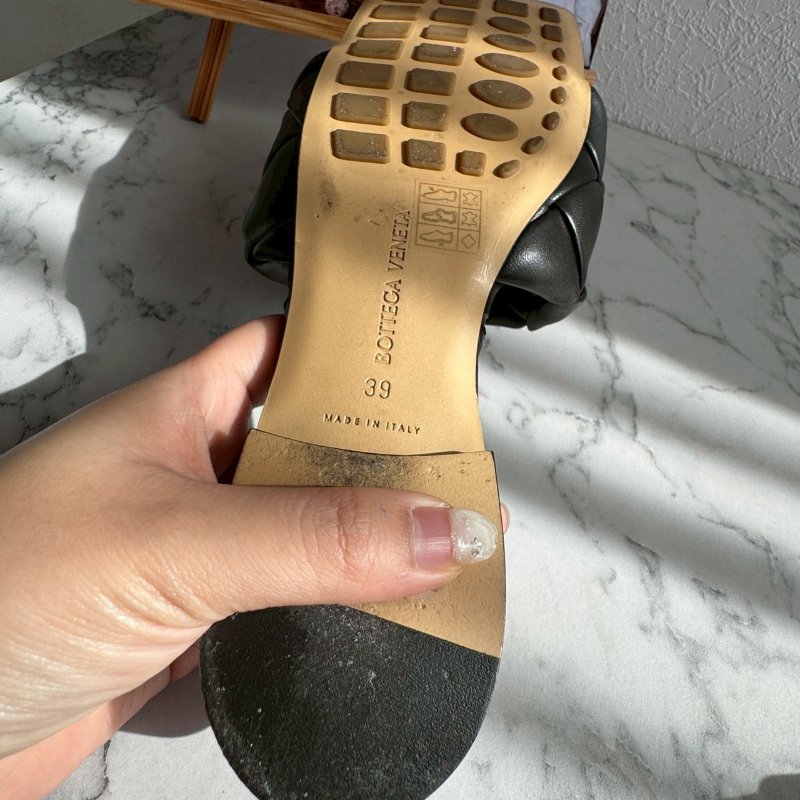 ✨狀況9成新 個性百搭 BV 黑色編織方頭拖跟涼鞋-9