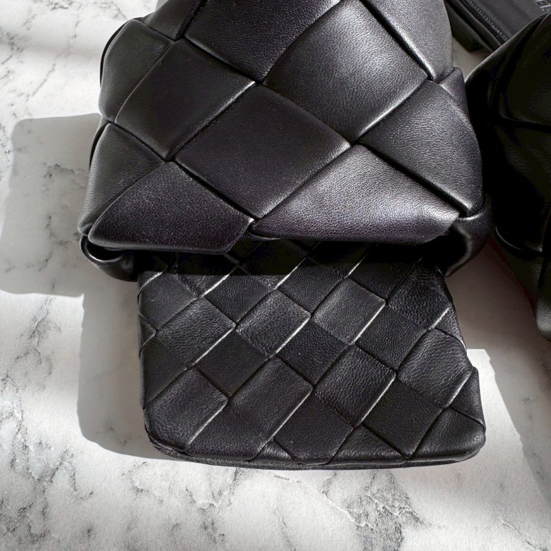 ✨狀況9成新 個性百搭 BV 黑色編織方頭拖跟涼鞋-14