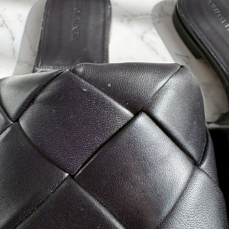 ✨狀況9成新 個性百搭 BV 黑色編織方頭拖跟涼鞋-16