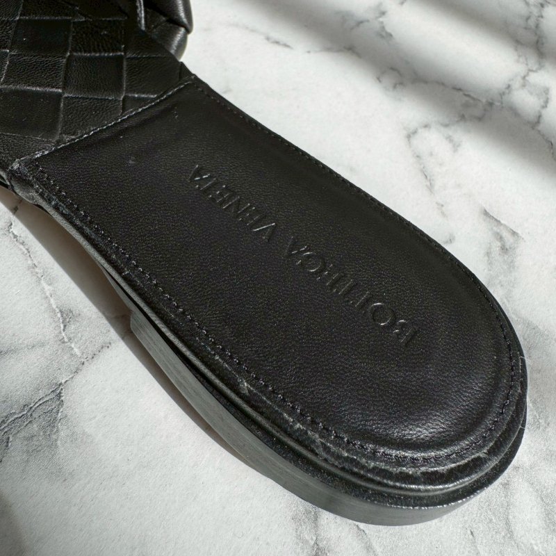 ✨狀況9成新 個性百搭 BV 黑色編織方頭拖跟涼鞋-17