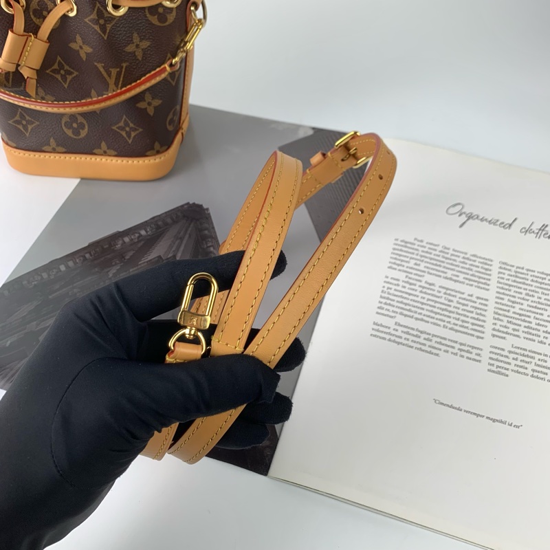 Lv新款水桶包-11