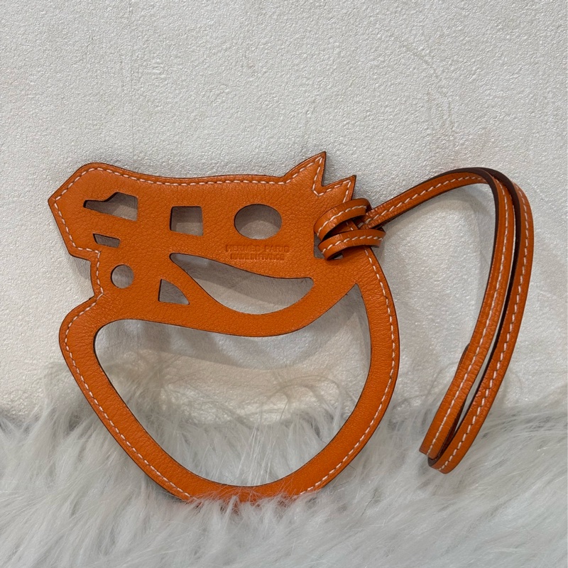 HERMES Paddock Cheval Bag Charm 愛馬仕 橘色 皮革 縷空 馬頭-1