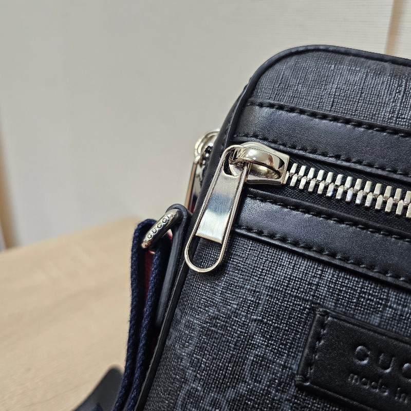 [新年買新包福利🧧] Gucci黑灰老花藍紅藍背帶拉鏈mini日字斜背包-7