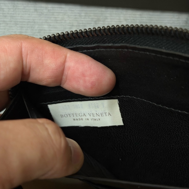 Bv經典黑色編織拉鍊長夾-8