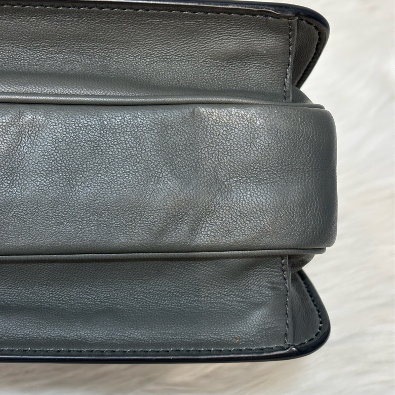 BOTTEGA VENETA BV 鐵灰色 編織 拉鍊 三層 肩背包 斜背包 航空包 郵差包-12