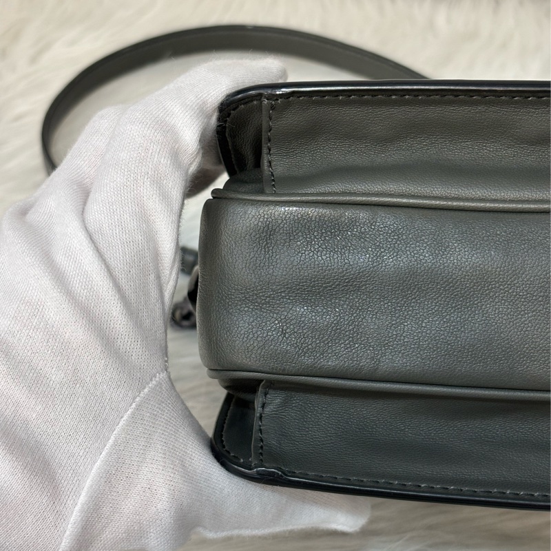 BOTTEGA VENETA BV 鐵灰色 編織 拉鍊 三層 肩背包 斜背包 航空包 郵差包-13