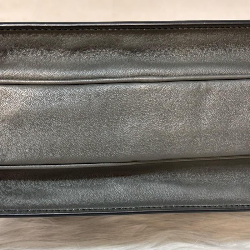 BOTTEGA VENETA BV 鐵灰色 編織 拉鍊 三層 肩背包 斜背包 航空包 郵差包-14