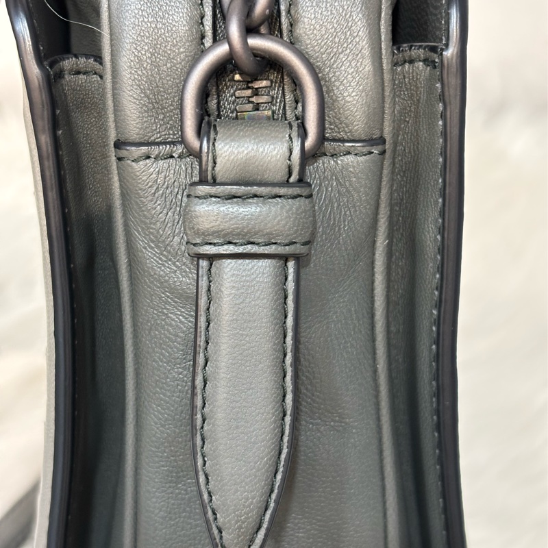 BOTTEGA VENETA BV 鐵灰色 編織 拉鍊 三層 肩背包 斜背包 航空包 郵差包-19