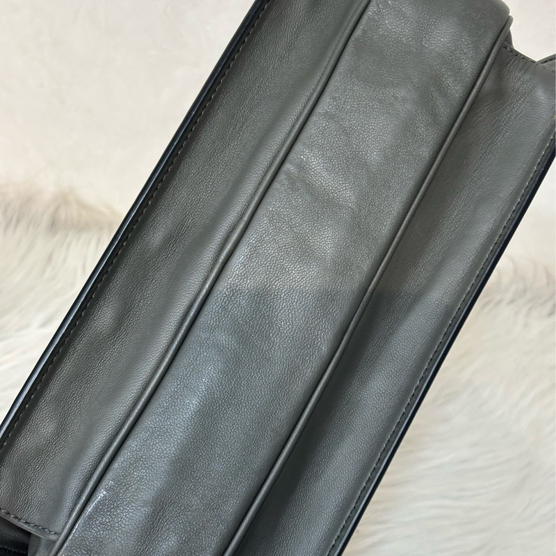 BOTTEGA VENETA BV 鐵灰色 編織 拉鍊 三層 肩背包 斜背包 航空包 郵差包-33