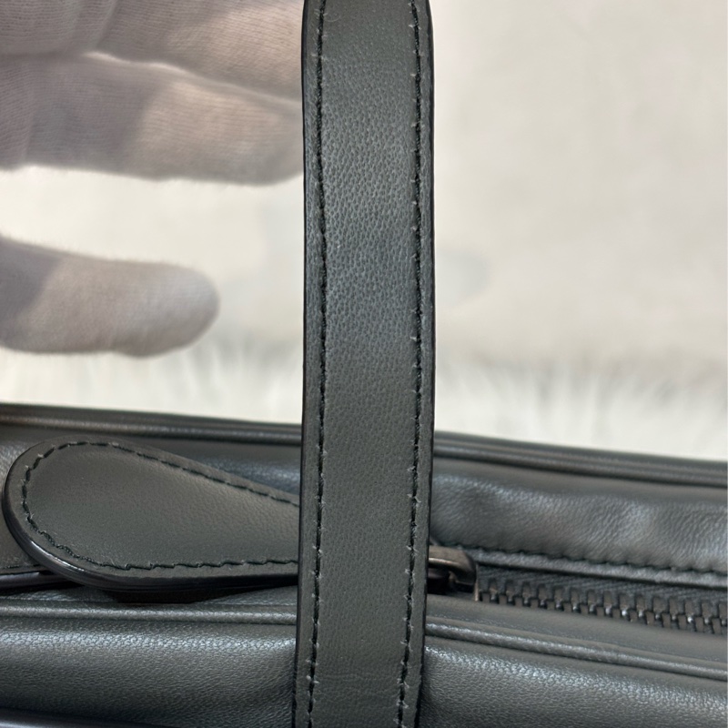 BOTTEGA VENETA BV 鐵灰色 編織 拉鍊 三層 肩背包 斜背包 航空包 郵差包-35