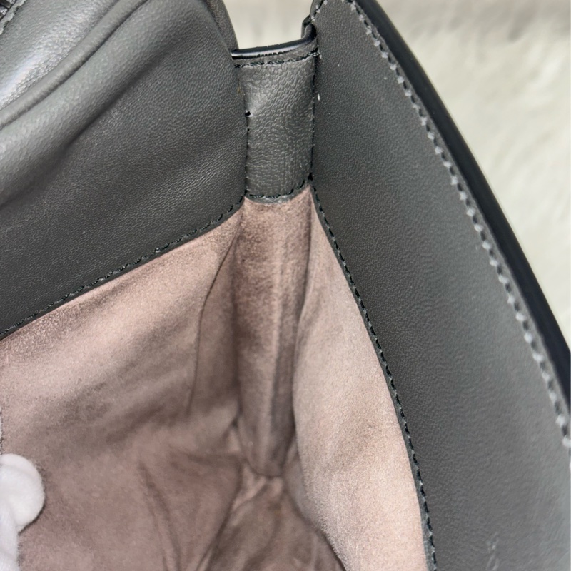 BOTTEGA VENETA BV 鐵灰色 編織 拉鍊 三層 肩背包 斜背包 航空包 郵差包-39