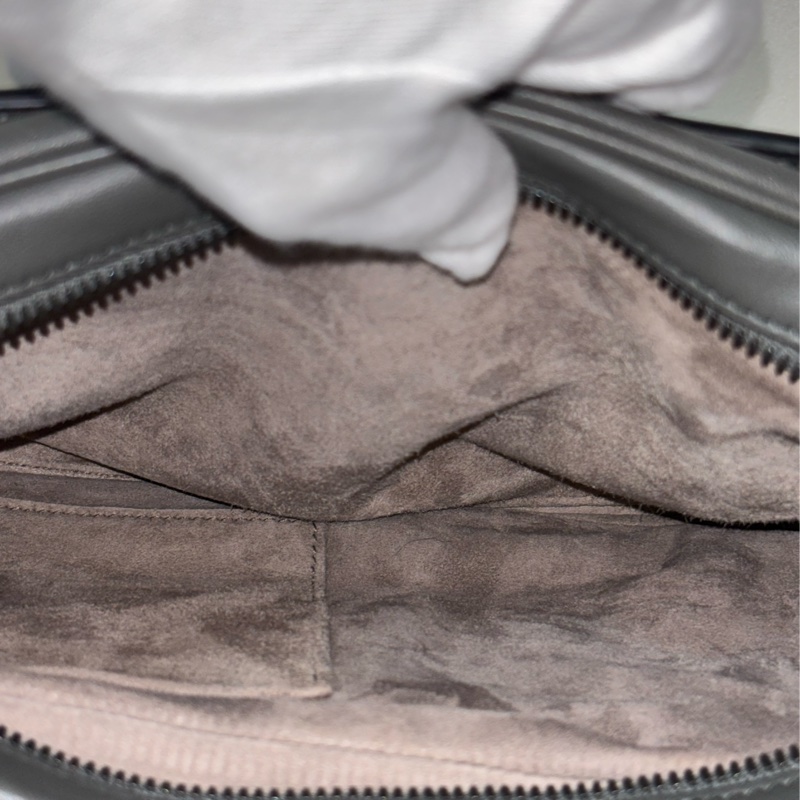 BOTTEGA VENETA BV 鐵灰色 編織 拉鍊 三層 肩背包 斜背包 航空包 郵差包-49