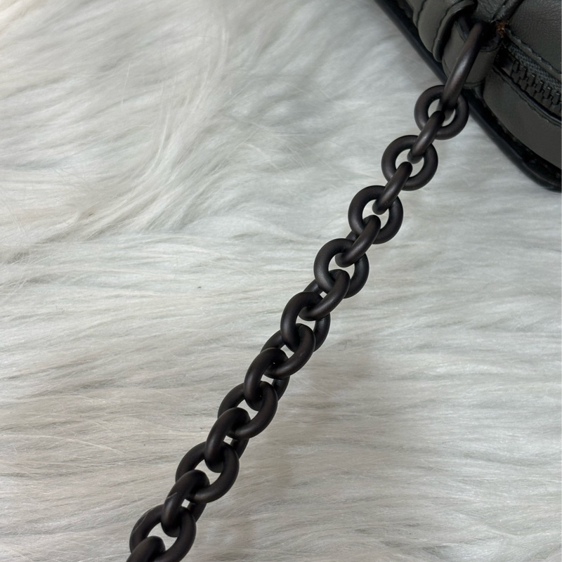 BOTTEGA VENETA BV 鐵灰色 編織 拉鍊 三層 肩背包 斜背包 航空包 郵差包-63