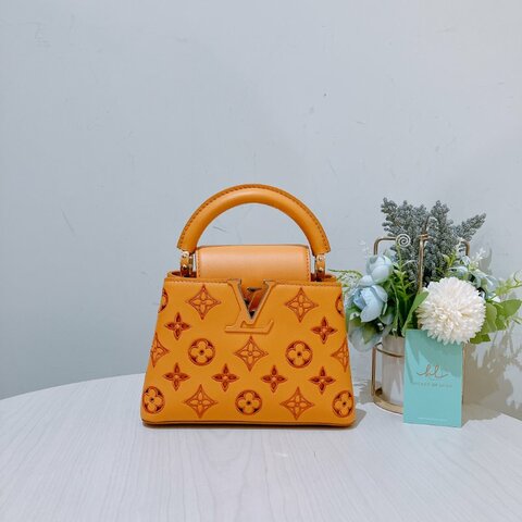 TK1922 路易威登 黃色 小牛皮 手提/斜孭袋 Louis Vuitton Mini Capucines Calfskin Yellow Bag