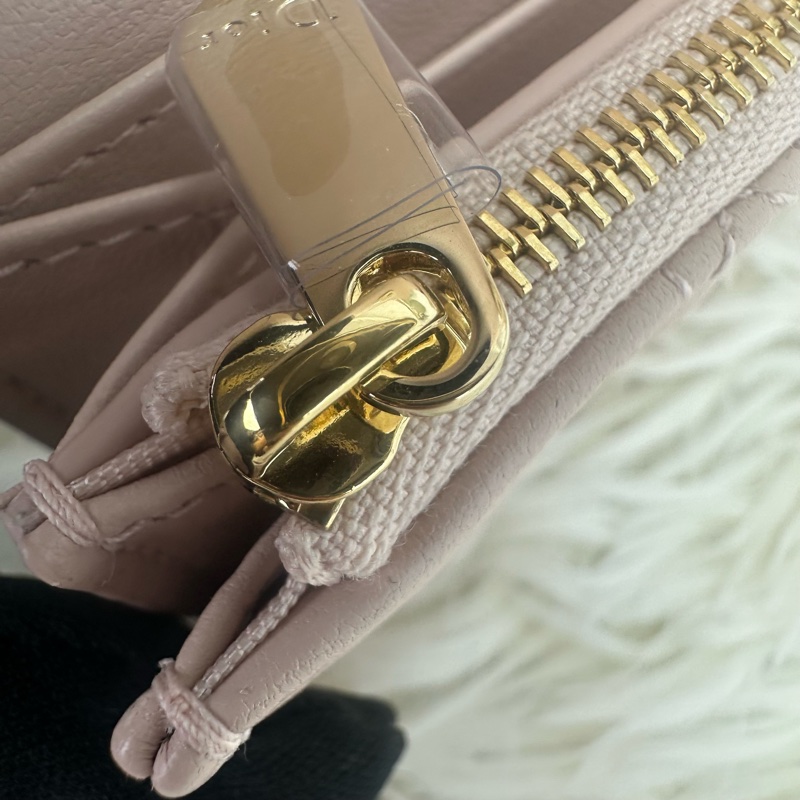 閑置品🌟DIOR Glycine 粉色羊皮金扣 卡片包 2025年全套有盒-12
