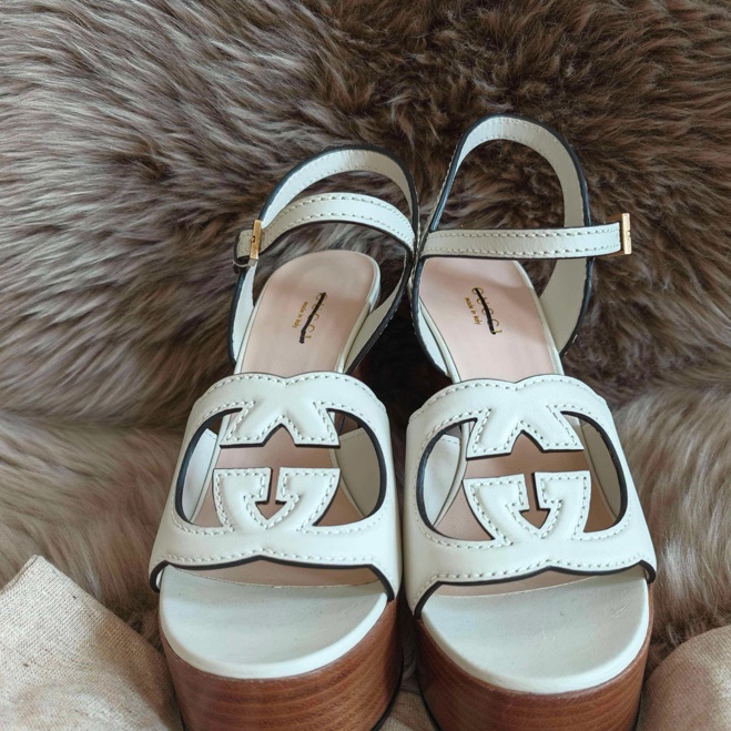 99新未使用Gucci古馳 互扣式雙G鏤空 尺碼37-8