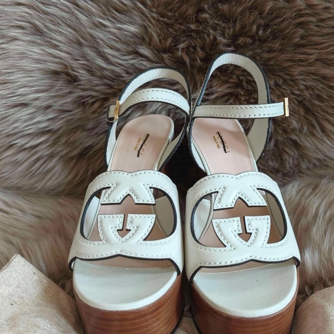 99新未使用Gucci古馳 互扣式雙G鏤空 尺碼37-15