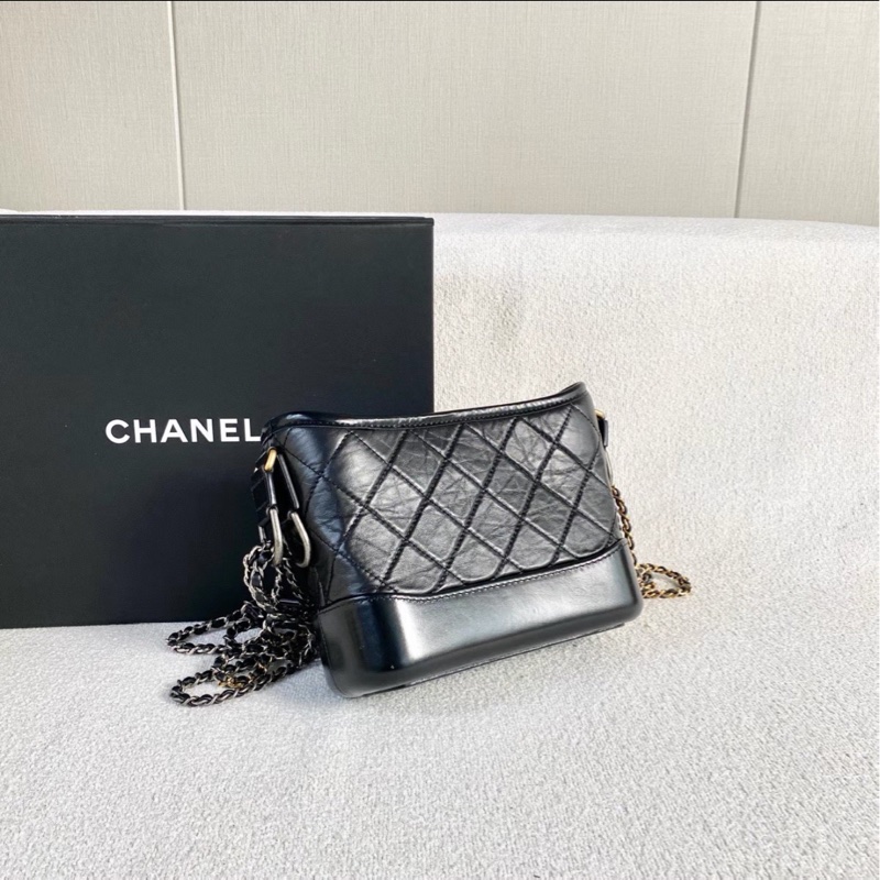 百搭必備款😍極新限量✨Chanel黑金小號Gabrielle流浪包單肩斜挎包-11