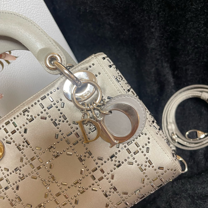 D I O R D R絲綢緞面水鑽三格灰色黛妃-15