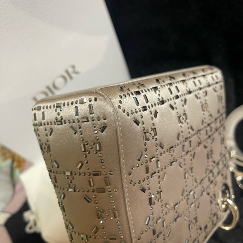 D I O R D R絲綢緞面水鑽三格灰色黛妃-25